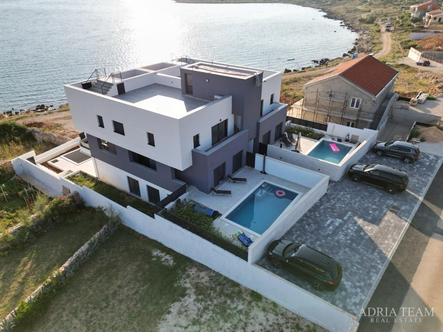 APARTMANI U PRVOM REDU DO MORA, NOVOGRADNJA - VINJERAC