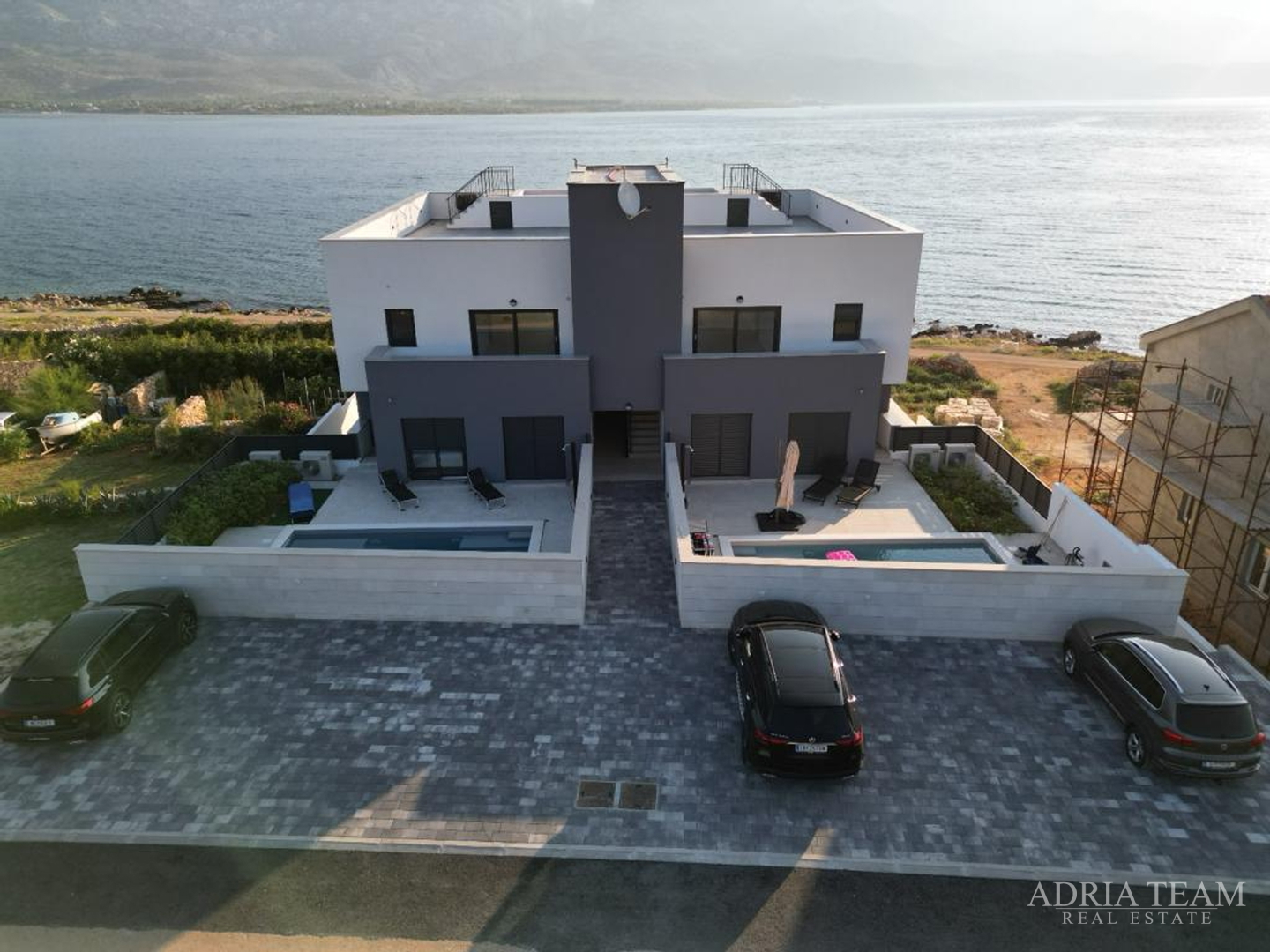 APARTMANI U PRVOM REDU DO MORA, NOVOGRADNJA - VINJERAC