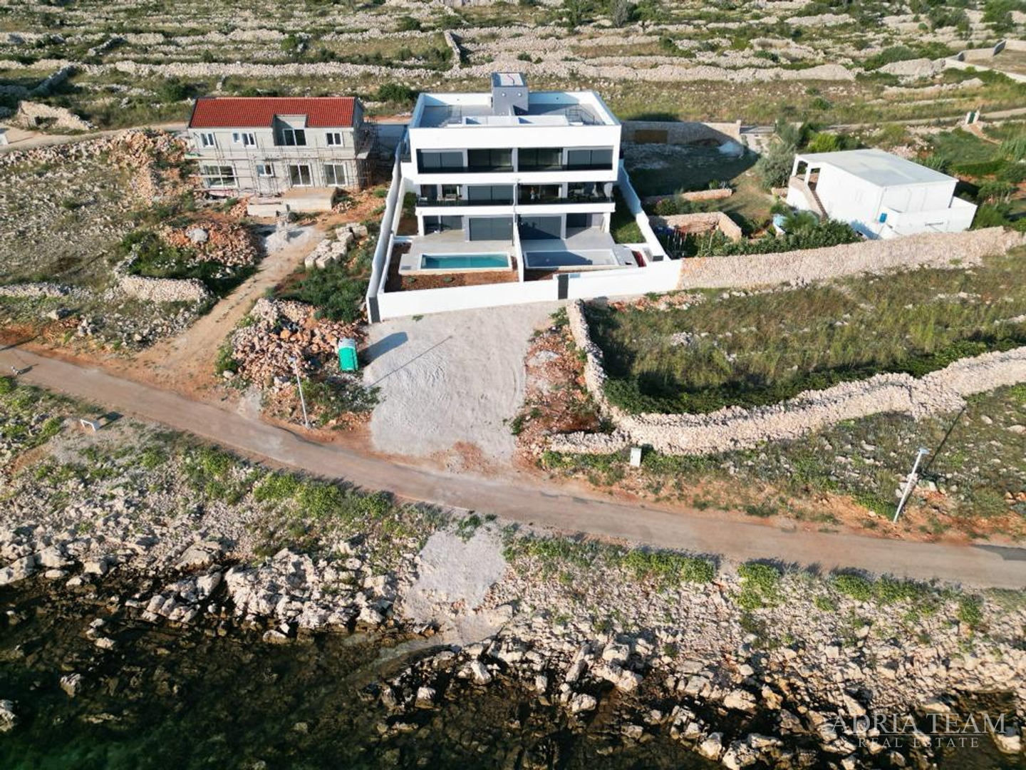 APARTMANI U PRVOM REDU DO MORA, NOVOGRADNJA - VINJERAC