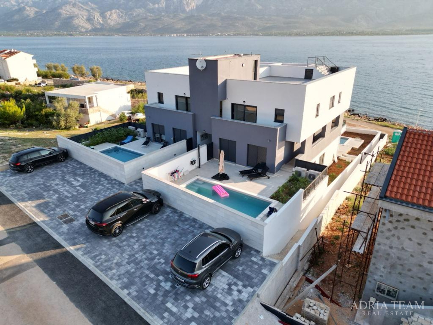 APARTMANI U PRVOM REDU DO MORA, NOVOGRADNJA - VINJERAC