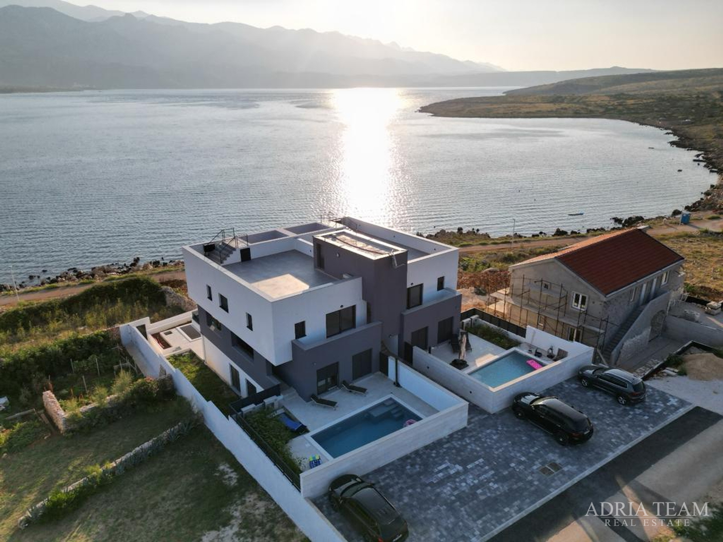 APARTMANI U PRVOM REDU DO MORA, NOVOGRADNJA - VINJERAC