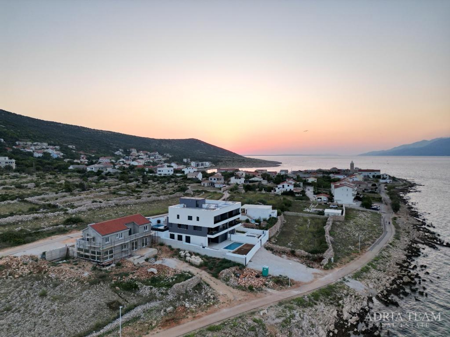 APARTMANI U PRVOM REDU DO MORA, NOVOGRADNJA - VINJERAC