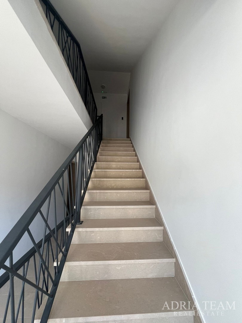 APARTMANI U PRVOM REDU DO MORA, NOVOGRADNJA - VINJERAC