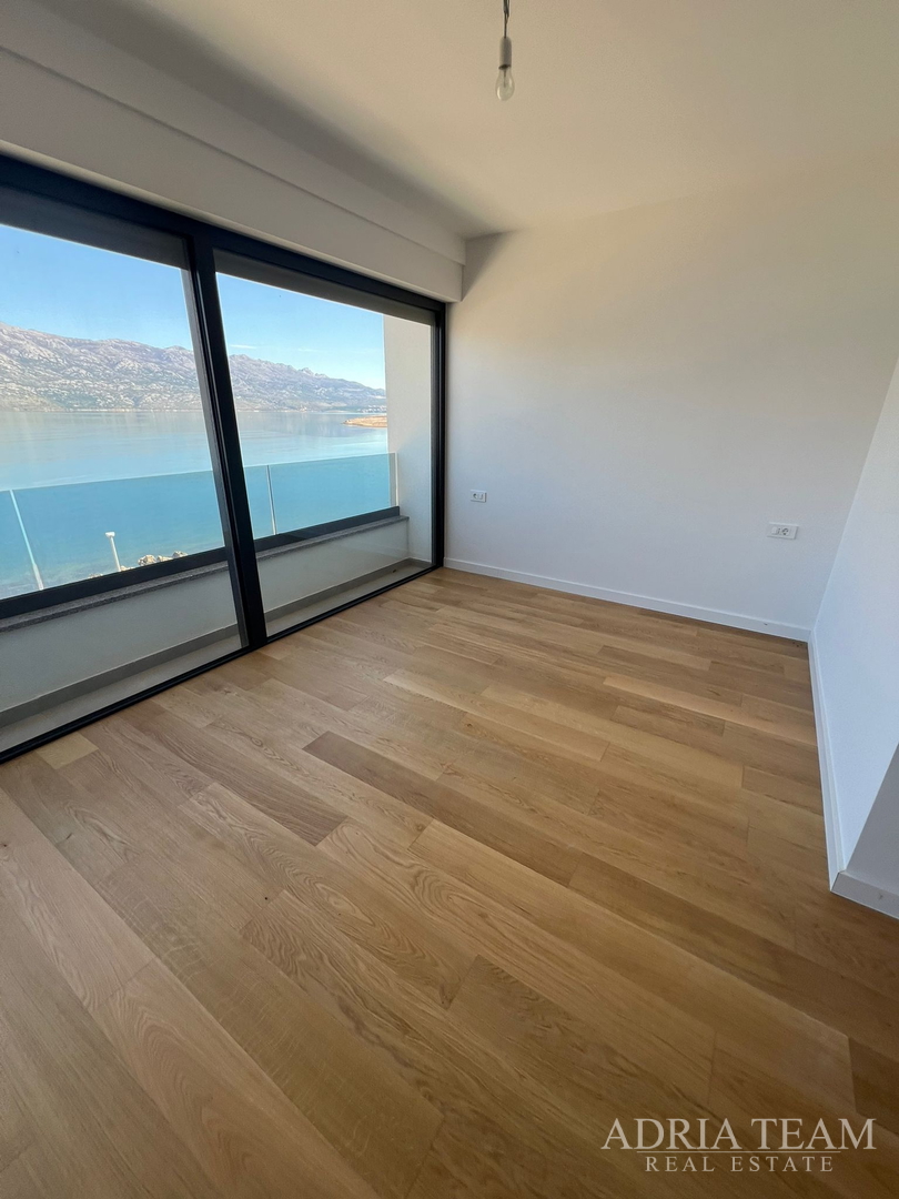 APARTMANI U PRVOM REDU DO MORA, NOVOGRADNJA - VINJERAC