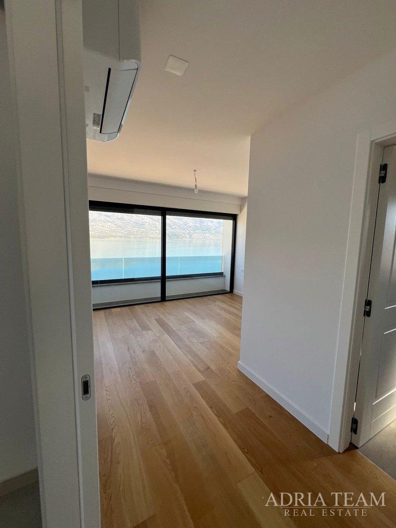 APARTMANI U PRVOM REDU DO MORA, NOVOGRADNJA - VINJERAC