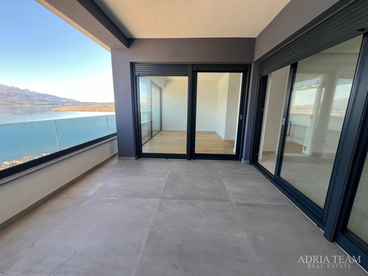 APARTMANI U PRVOM REDU DO MORA, NOVOGRADNJA - VINJERAC