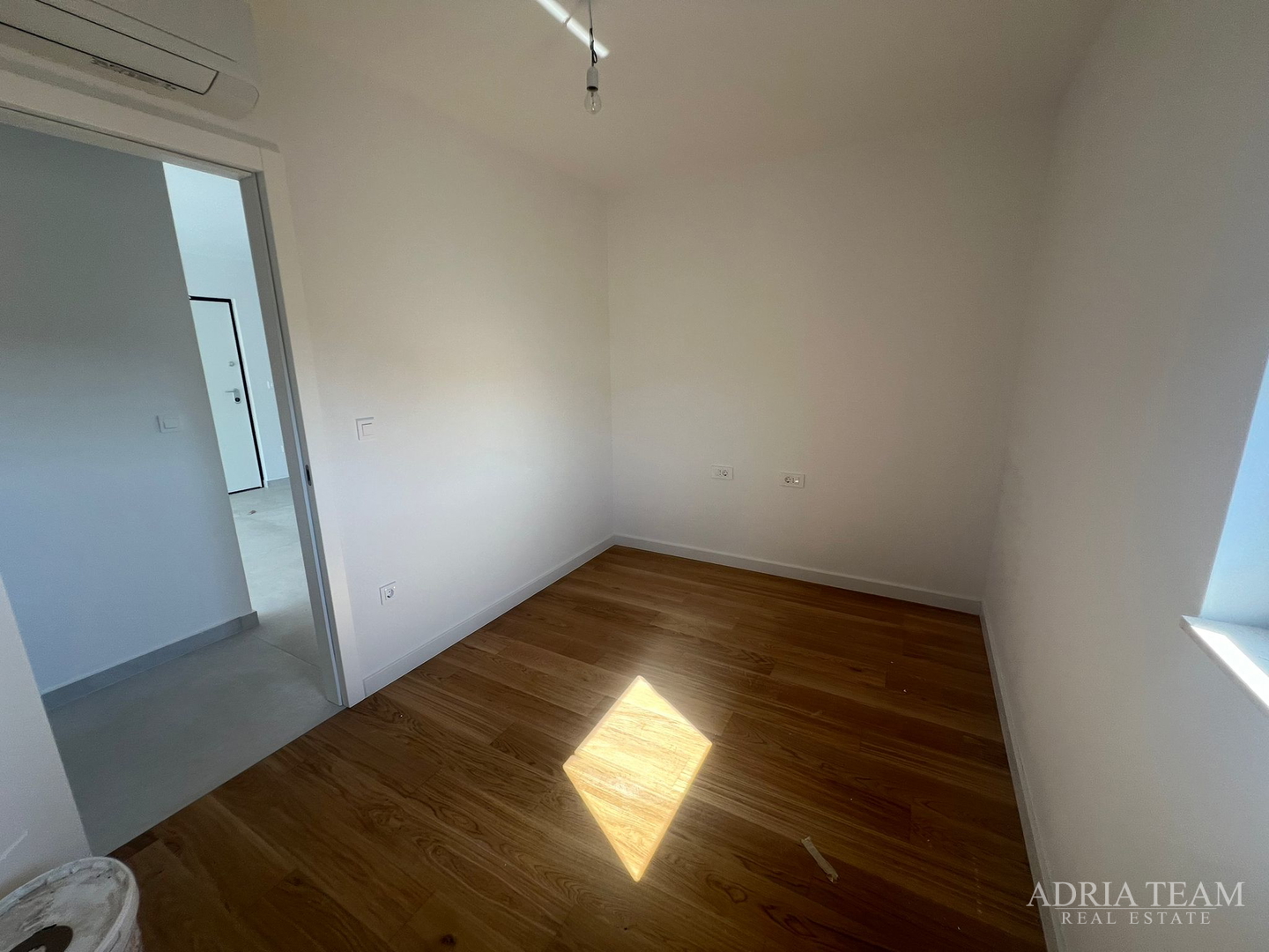 APARTMANI U PRVOM REDU DO MORA, NOVOGRADNJA - VINJERAC