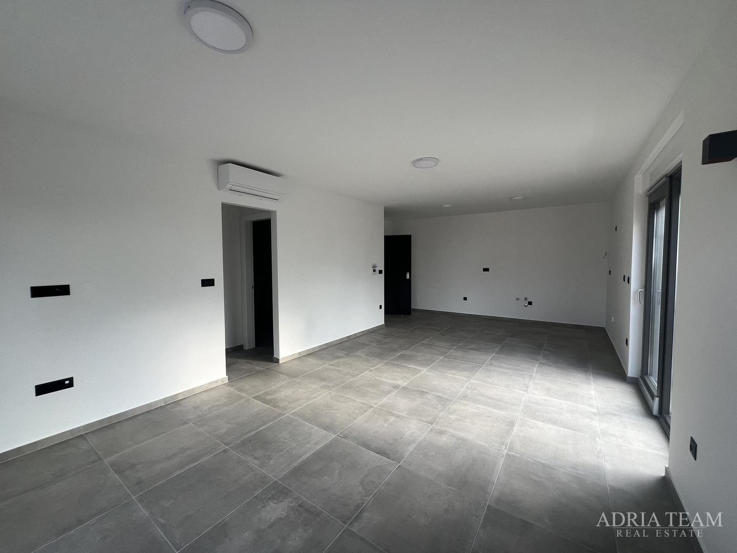 NEUBAUWOHNUNGEN, 2. MEERESLINIE, PRIVLAKA - ZADAR