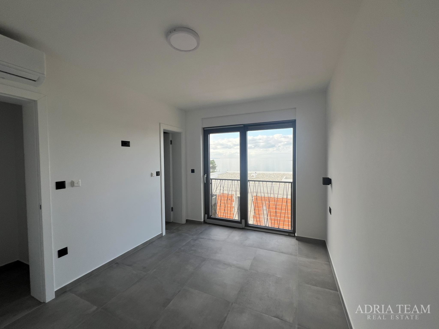 NEUBAUWOHNUNGEN, 2. MEERESLINIE, PRIVLAKA - ZADAR