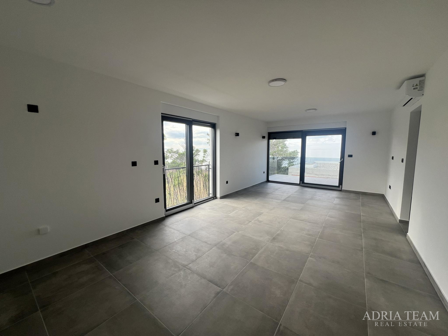 NEUBAUWOHNUNGEN, 2. MEERESLINIE, PRIVLAKA - ZADAR