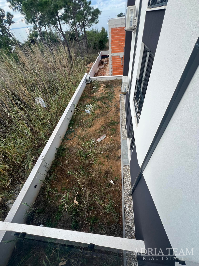 NEUBAUWOHNUNGEN, 2. MEERESLINIE, PRIVLAKA - ZADAR