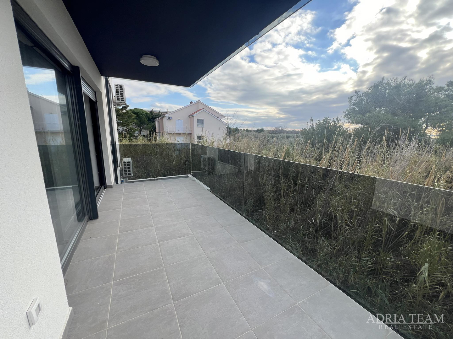 NEUBAUWOHNUNGEN, 2. MEERESLINIE, PRIVLAKA - ZADAR