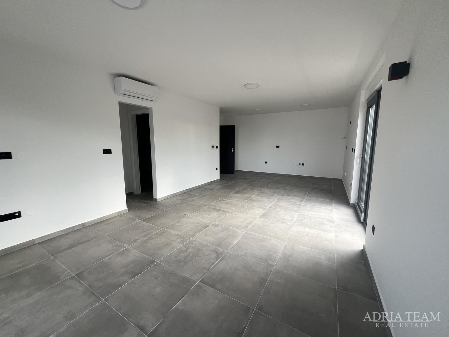 NEUBAUWOHNUNGEN, 2. MEERESLINIE, PRIVLAKA - ZADAR