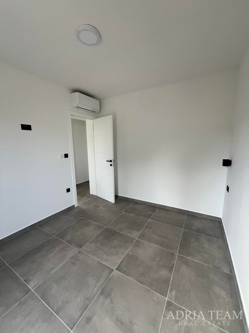 NEUBAUWOHNUNGEN, 2. MEERESLINIE, PRIVLAKA - ZADAR