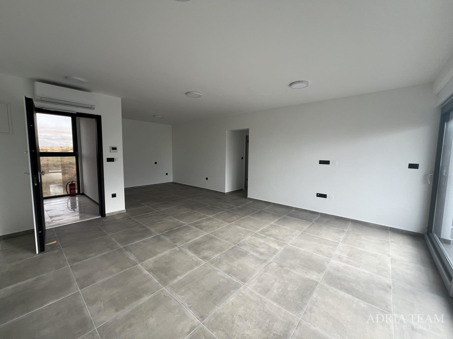 NEUBAUWOHNUNGEN, 2. MEERESLINIE, PRIVLAKA - ZADAR