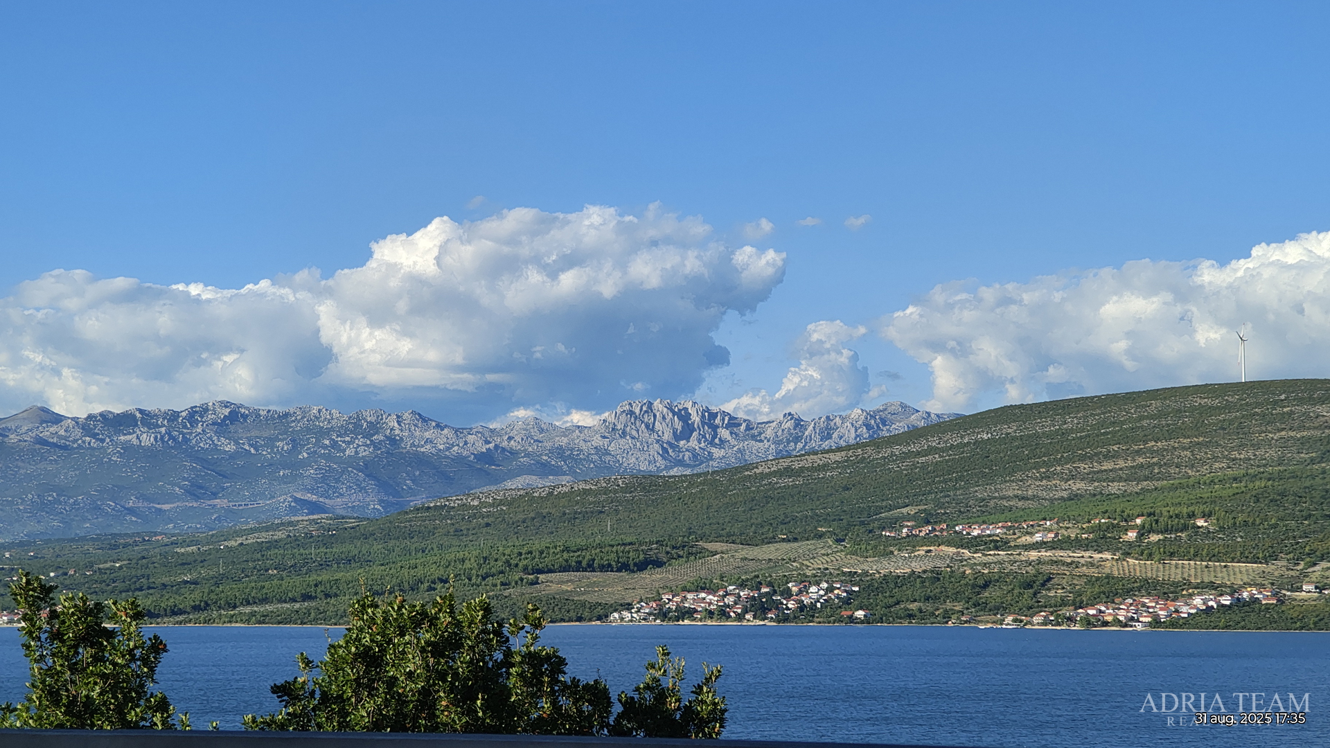 HAUS MIT WUNDERSCHÖNEM OFFENEM MEERBLICK, TEILWEISE RENOVIERT - DONJI KARIN