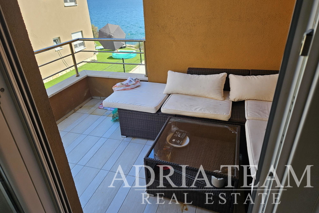 APARTMÁN S KRÁSNÝM VÝHLEDEM NA MOŘE, 15 m OD MOŘE - RTINA, BENIĆI