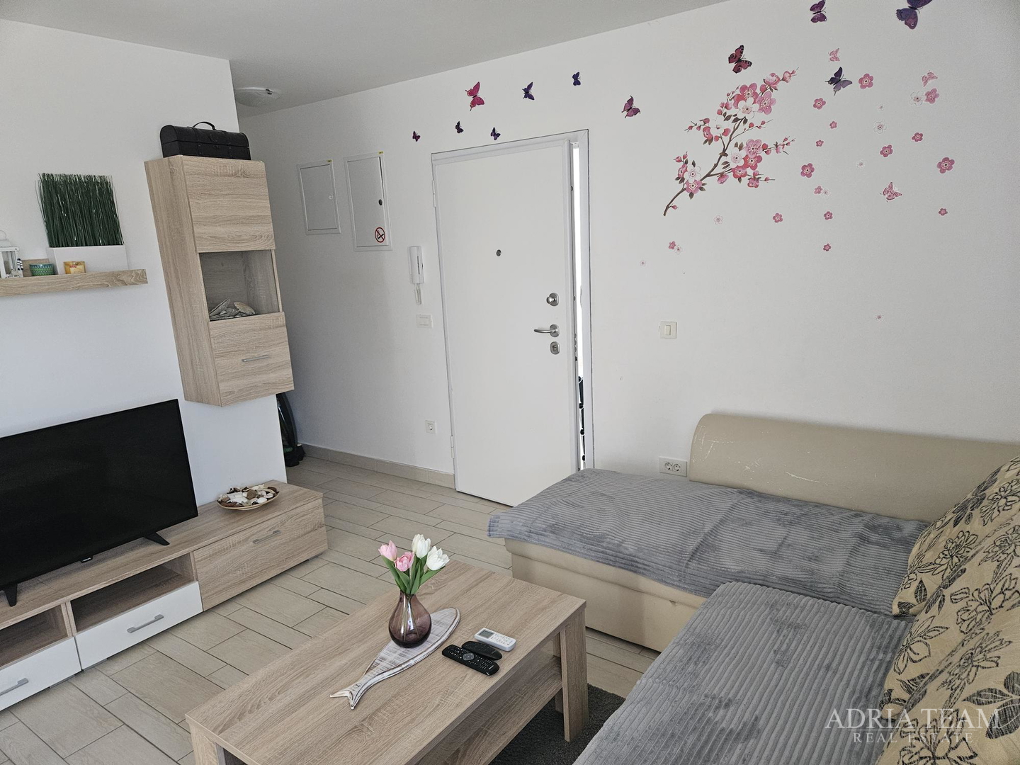 APARTMAN S BALKONOM NA PRVOM KATU - RTINA, BENIĆI