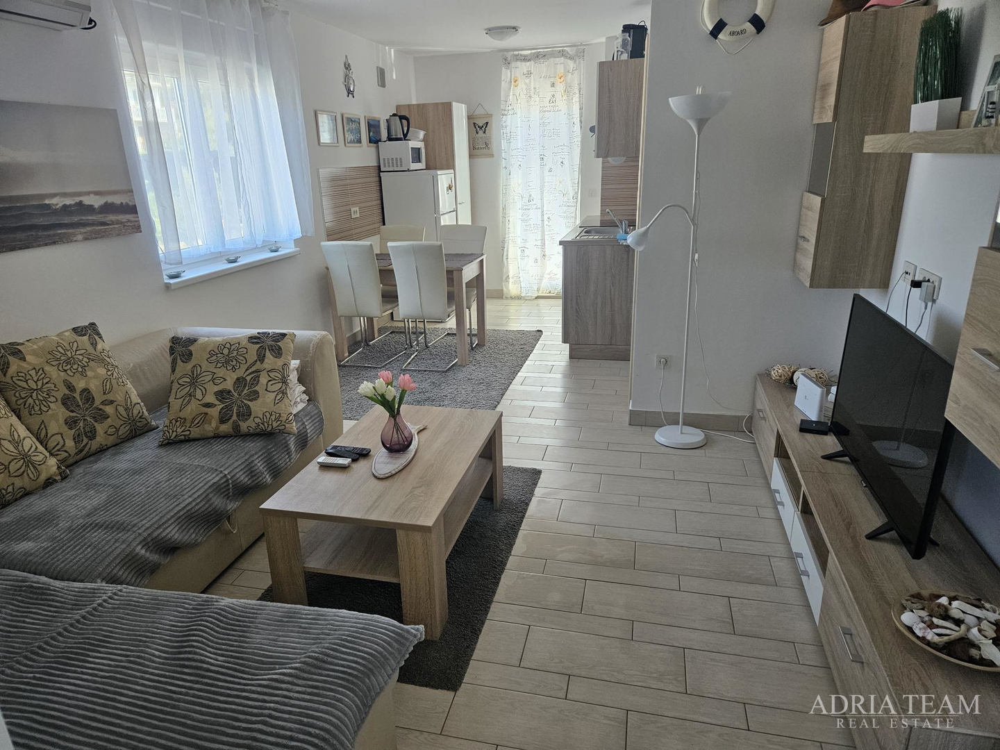 APARTMAN S BALKONOM NA PRVOM KATU - RTINA, BENIĆI