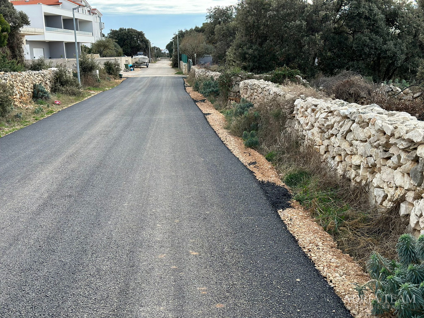 GRAĐEVINSKO ZEMLJIŠTE - MANDRE, PAG