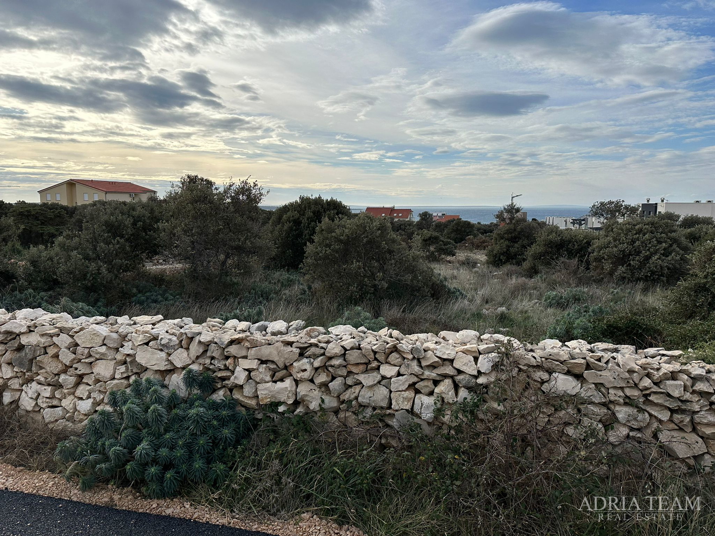 GRAĐEVINSKO ZEMLJIŠTE - MANDRE, PAG