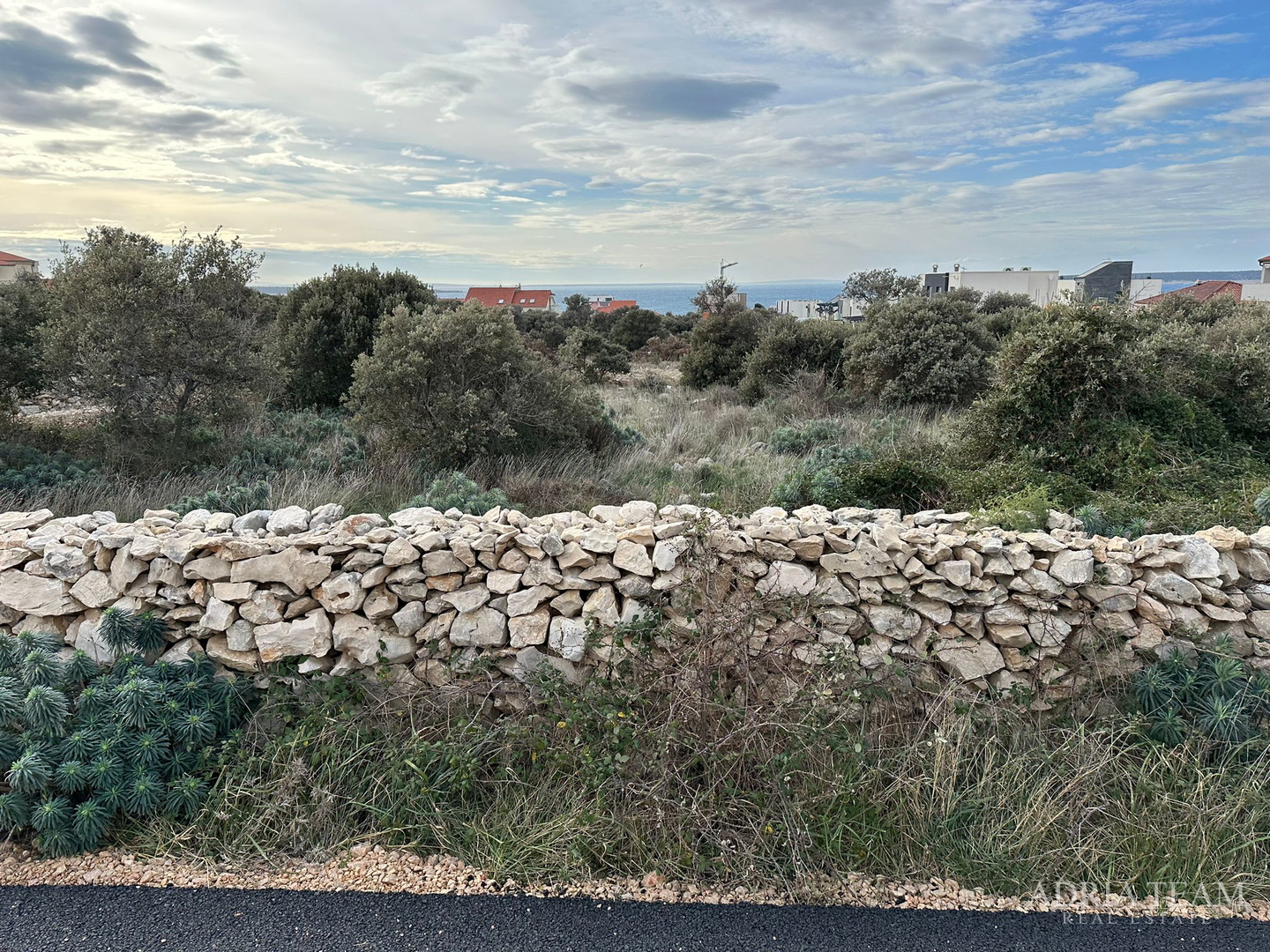 GRAĐEVINSKO ZEMLJIŠTE - MANDRE, PAG