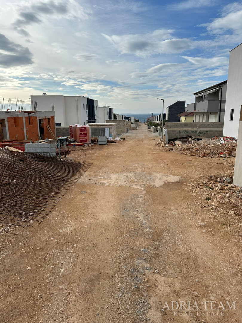 GRAĐEVINSKO ZEMLJIŠTE - MANDRE, PAG