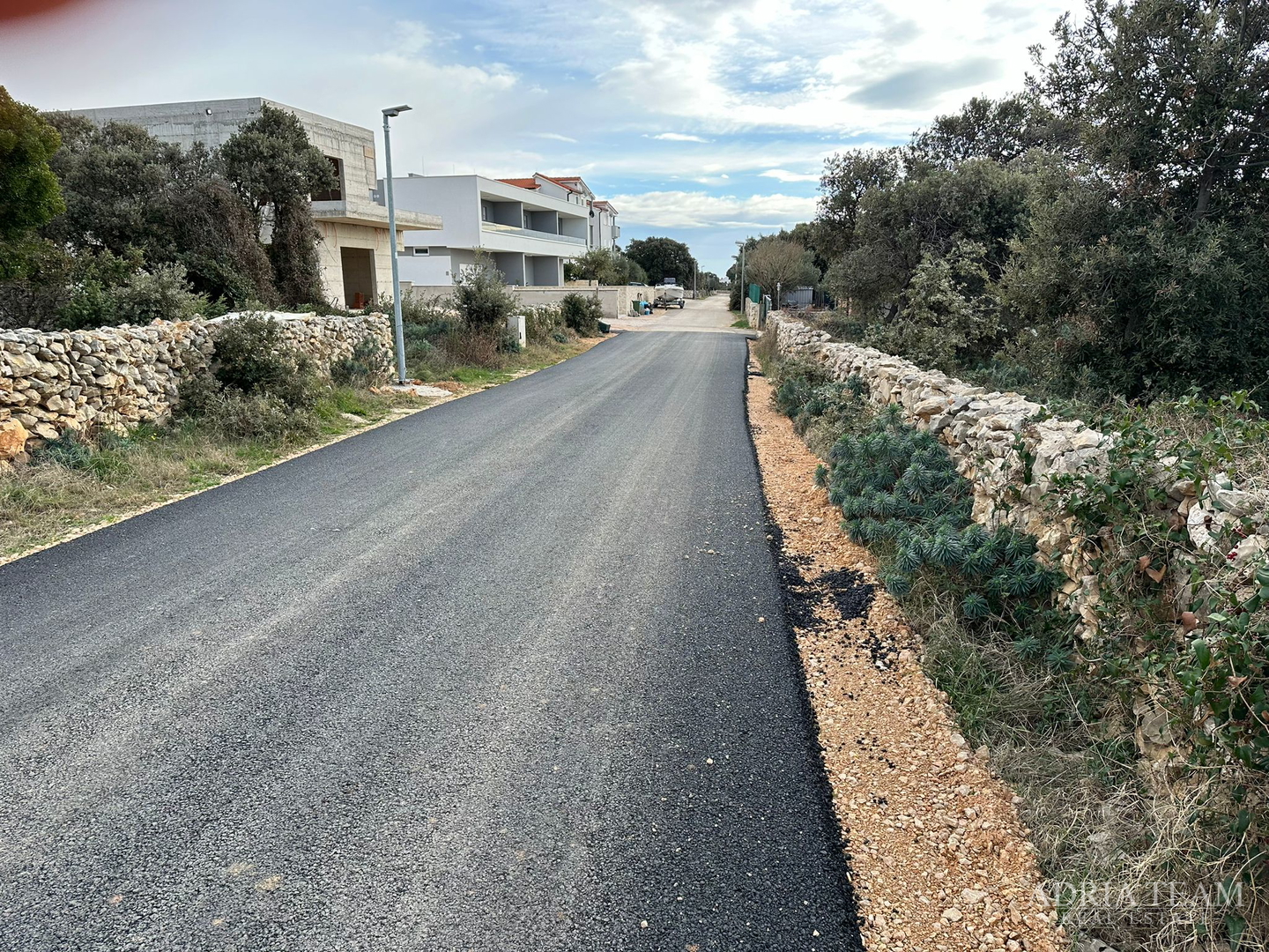 GRAĐEVINSKO ZEMLJIŠTE - MANDRE, PAG