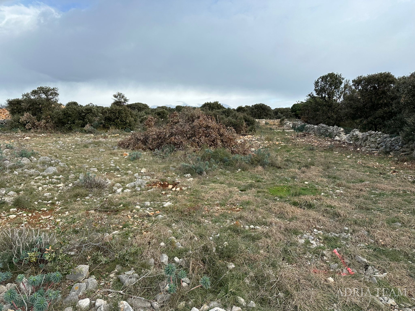 GRAĐEVINSKO ZEMLJIŠTE - MANDRE, PAG