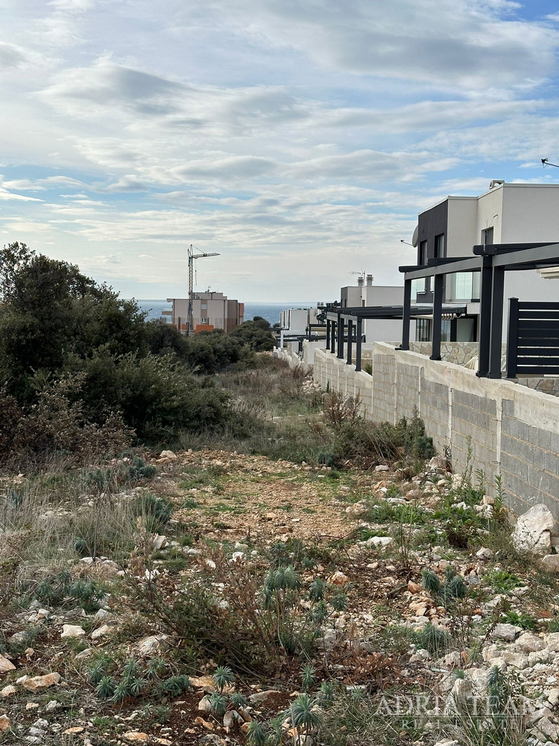 GRAĐEVINSKO ZEMLJIŠTE - MANDRE, PAG