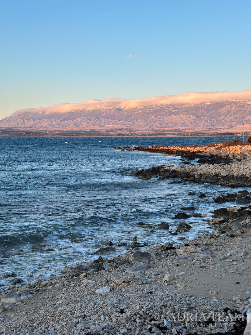 ZEMLJIŠTE u R-zoni, PRVI RED DO MORA - KOLAN, PAG