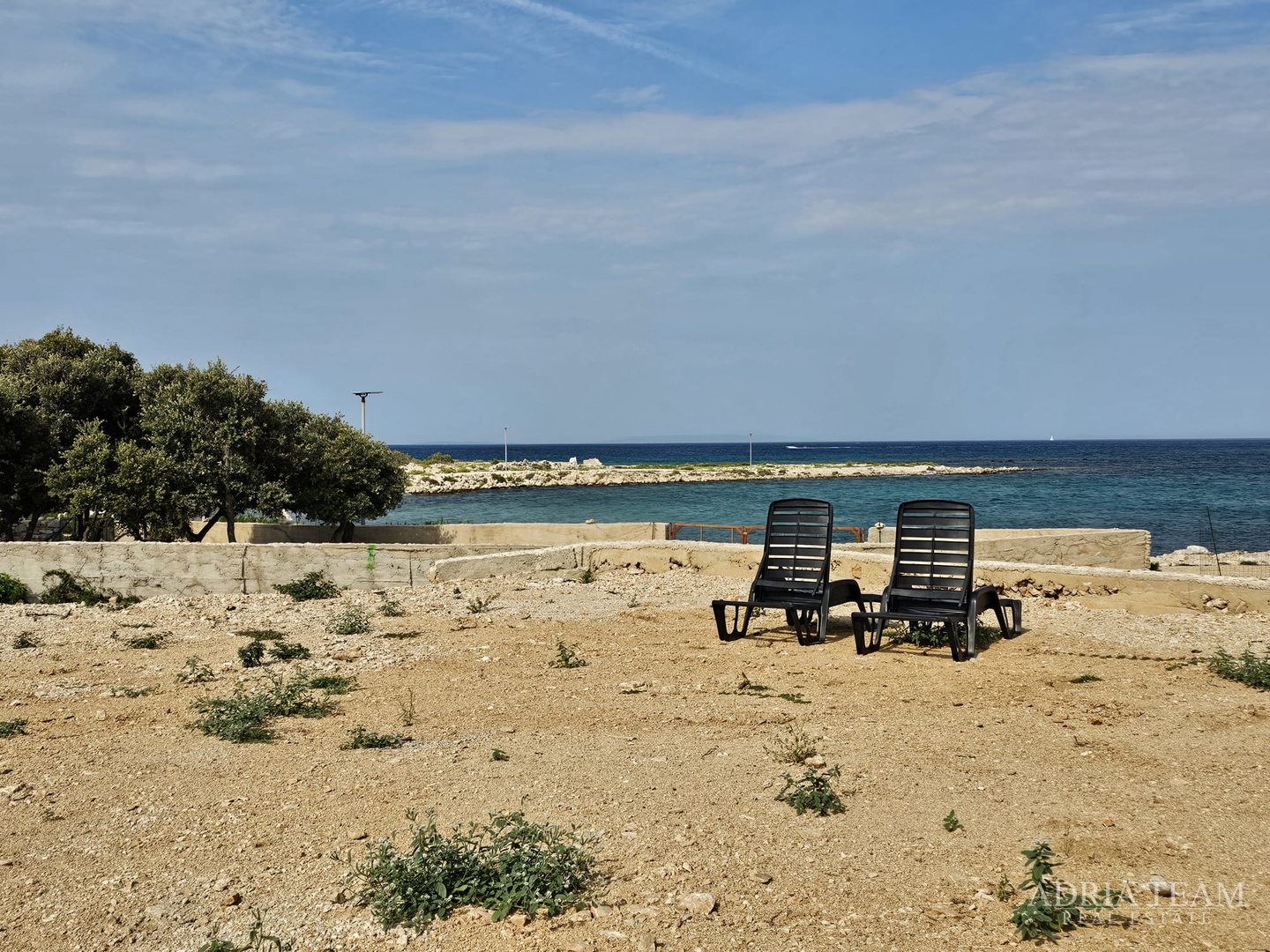 ZEMLJIŠTE u R-zoni, PRVI RED DO MORA - KOLAN, PAG