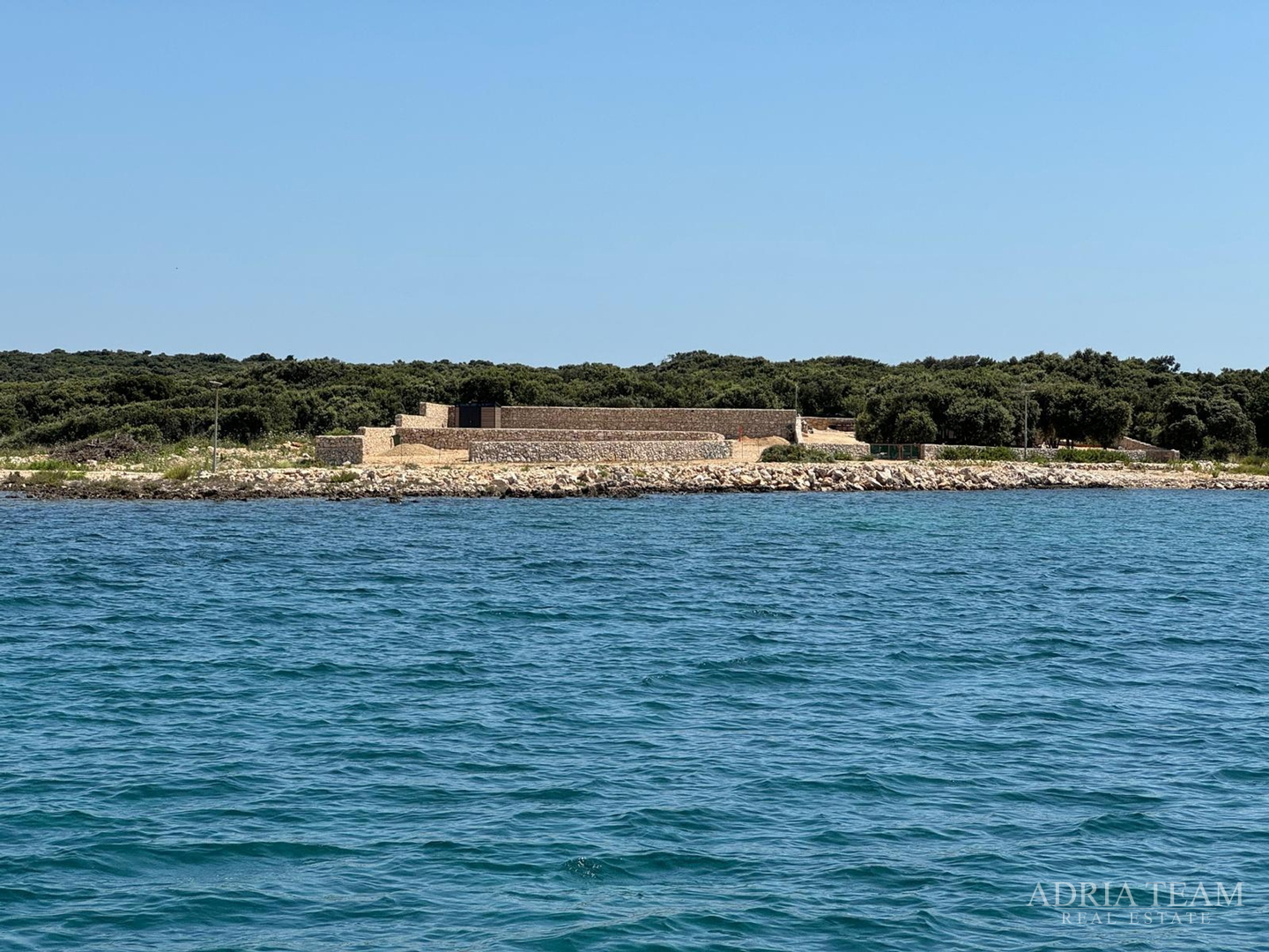 ZEMLJIŠTE u R-zoni, PRVI RED DO MORA - KOLAN, PAG
