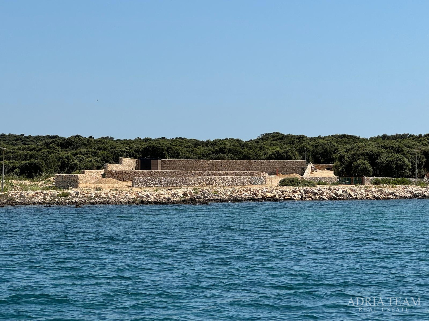 ZEMLJIŠTE u R-zoni, PRVI RED DO MORA - KOLAN, PAG