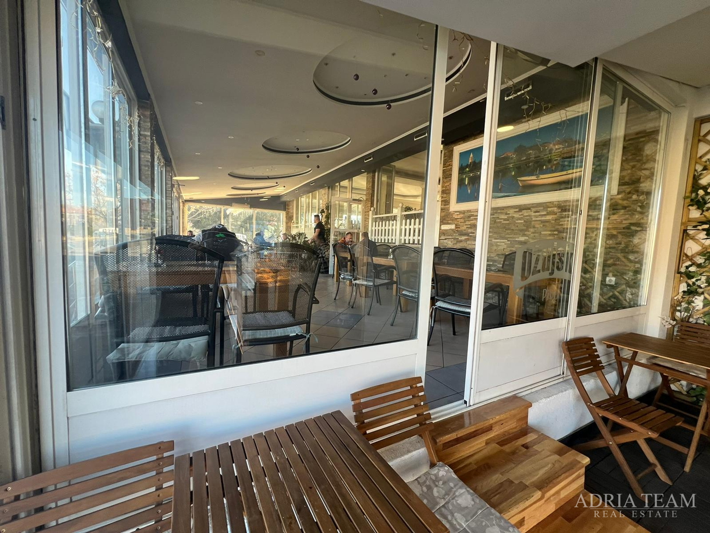 RENOVIRANA KUĆA S POSLOVNIM PROSTOROM (RESTORAN I PEKARA) - NIN