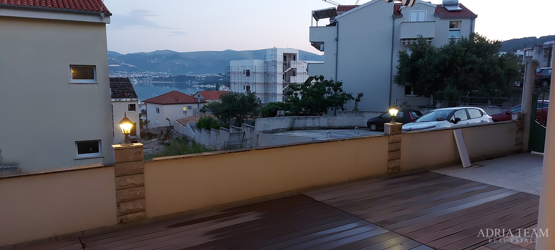 DVA SPOJENA APARTMANA S POGLEDOM NA MORE - OKRUG GORNJI, ČIOVO