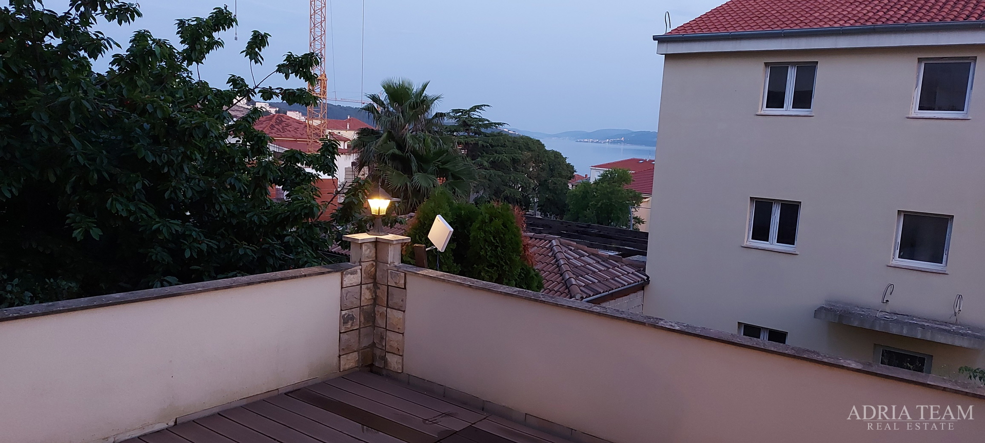 DVA SPOJENA APARTMANA S POGLEDOM NA MORE - OKRUG GORNJI, ČIOVO