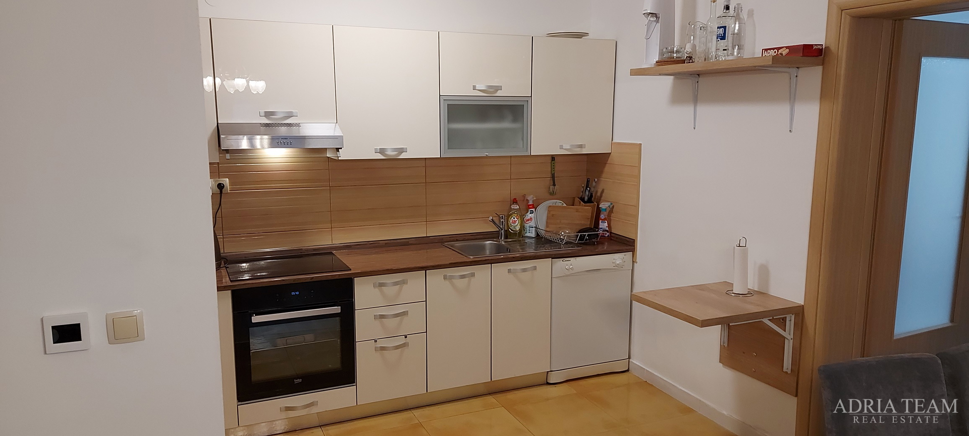 DVA SPOJENA APARTMANA S POGLEDOM NA MORE - OKRUG GORNJI, ČIOVO