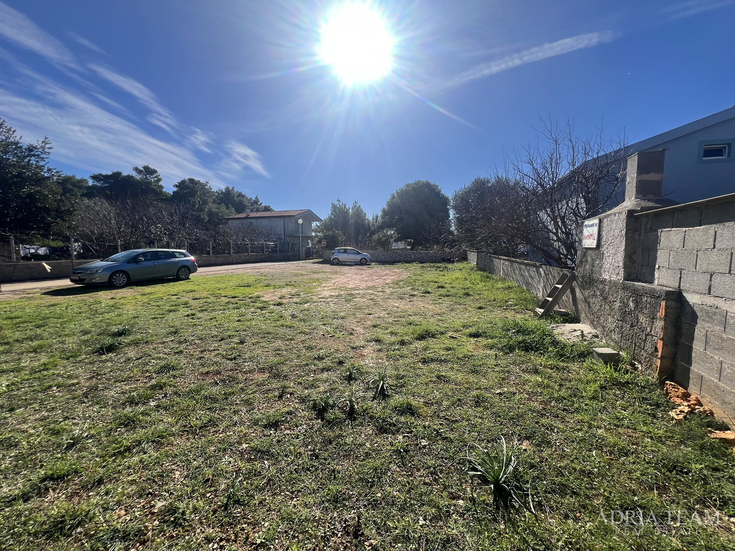 AKCIJA!! NEIZGRAĐENI DIO GRAĐEVINSKOG ZEMLJIŠTA - VIR