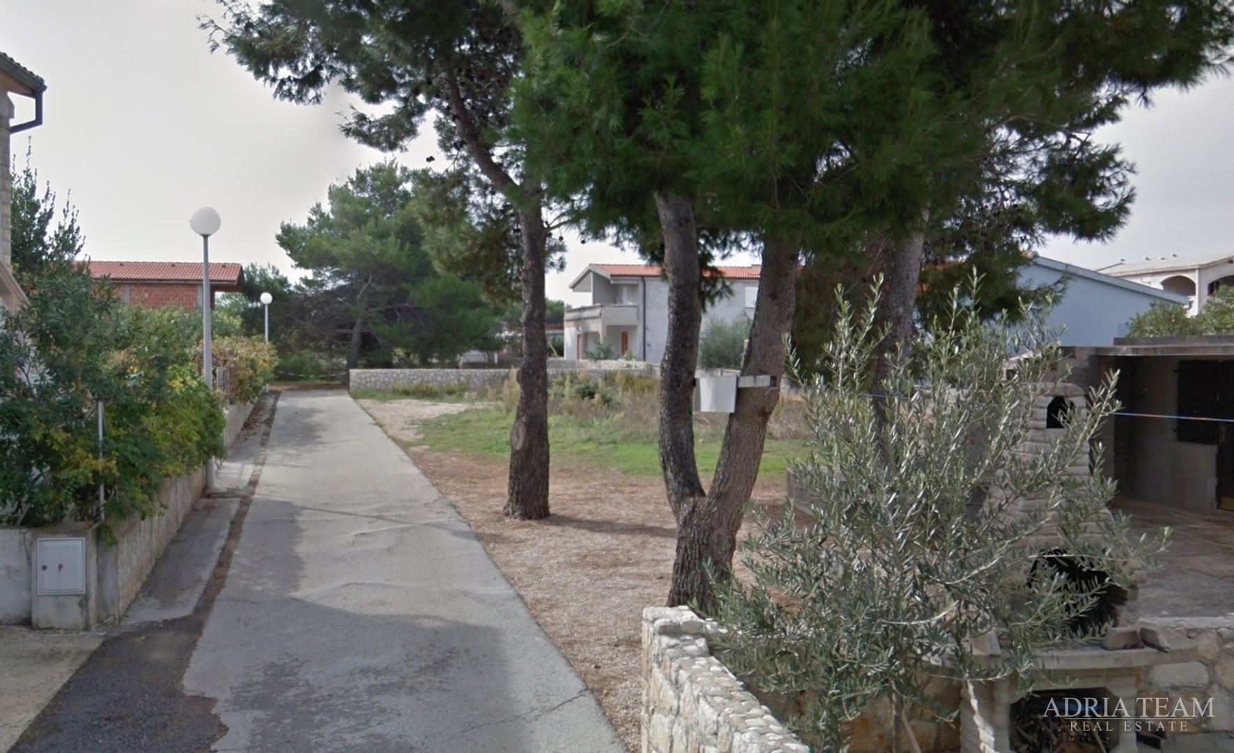 AKCIJA!! NEIZGRAĐENI DIO GRAĐEVINSKOG ZEMLJIŠTA - VIR