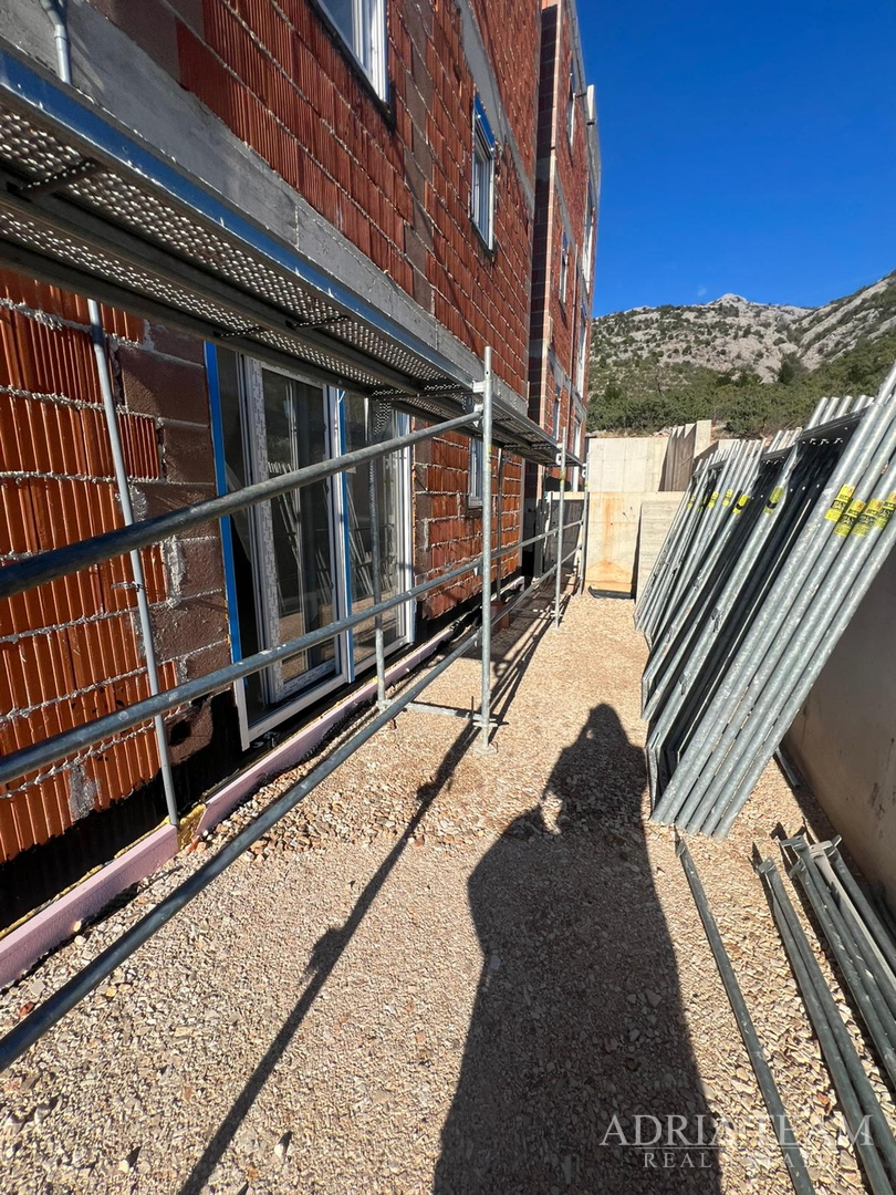 APARTMENTS IN NEW BUILDING 200 m FROM THE SEA - SELINE