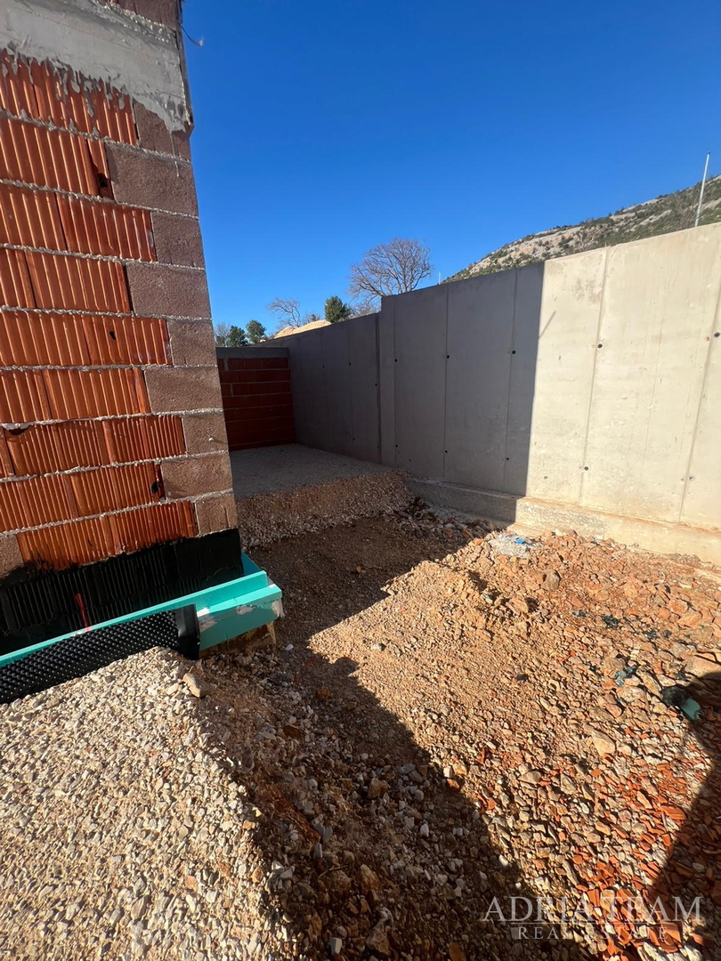 APARTMENTS IN NEW BUILDING 200 m FROM THE SEA - SELINE