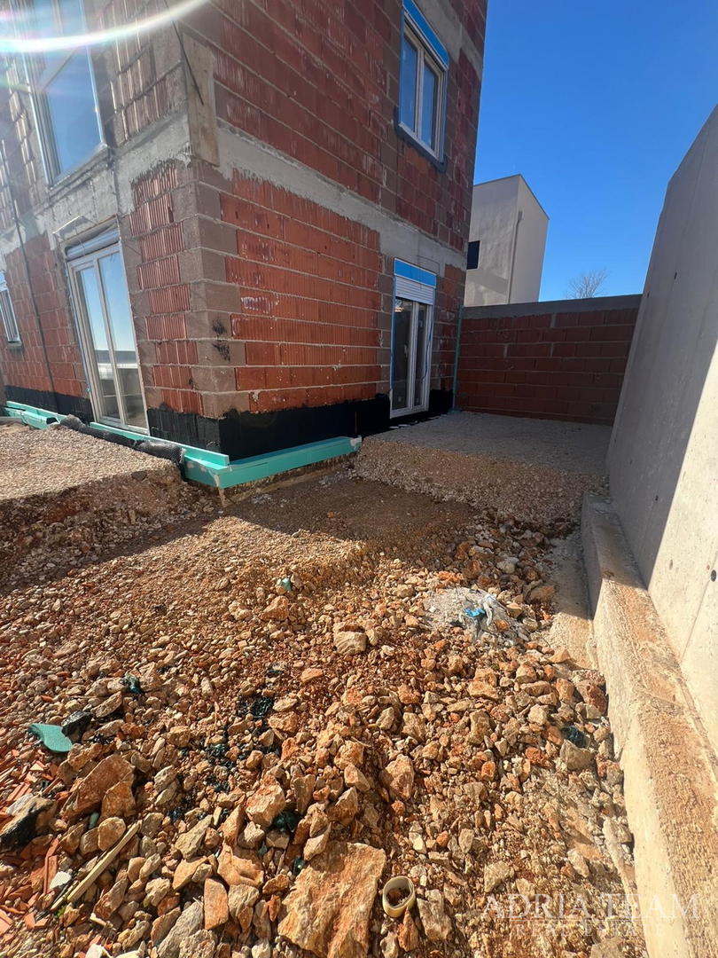 APARTMENTS IN NEW BUILDING 200 m FROM THE SEA - SELINE