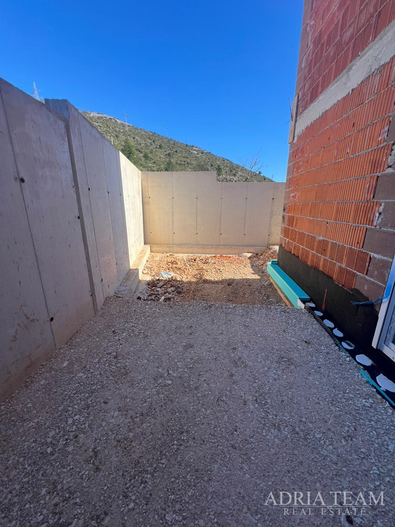 APARTMENTS IN NEW BUILDING 200 m FROM THE SEA - SELINE