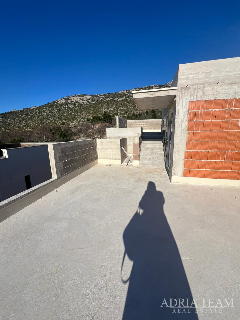 APARTMENTS IN NEW BUILDING 200 m FROM THE SEA - SELINE