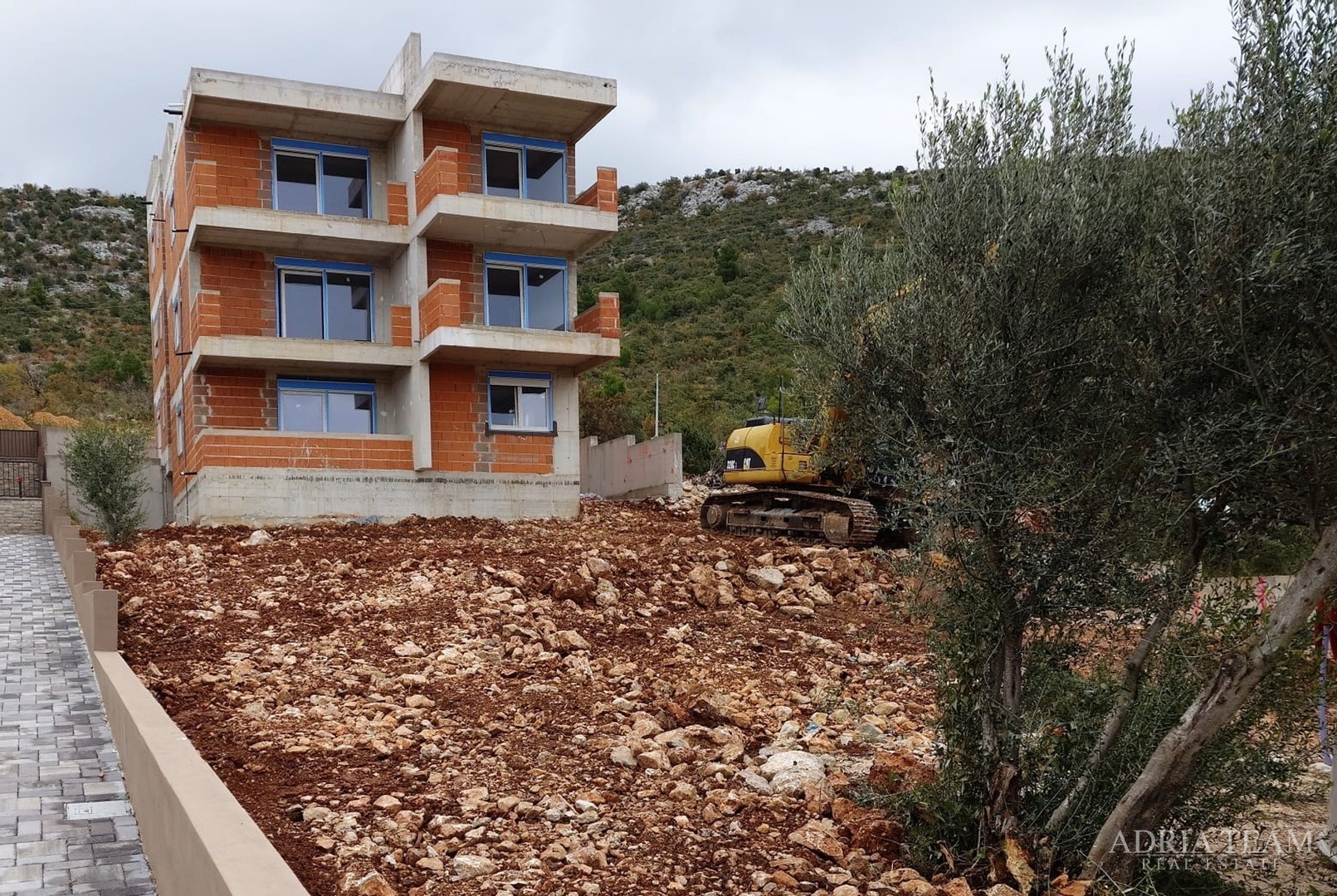 APARTMENTS IN NEW BUILDING 200 m FROM THE SEA - SELINE