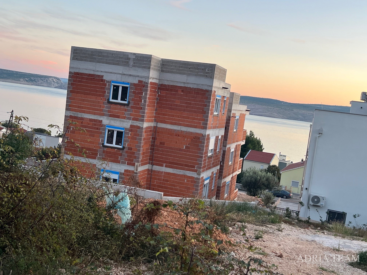 APARTMENTS IN NEW BUILDING 200 m FROM THE SEA - SELINE