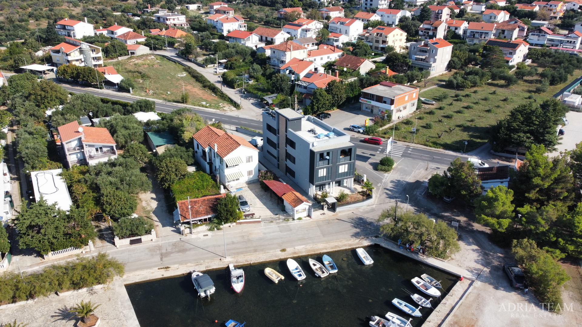 APARTMENTS IN NEW BUILDING WITH SEA VIEW AND FREE PARKING - SUKOŠAN