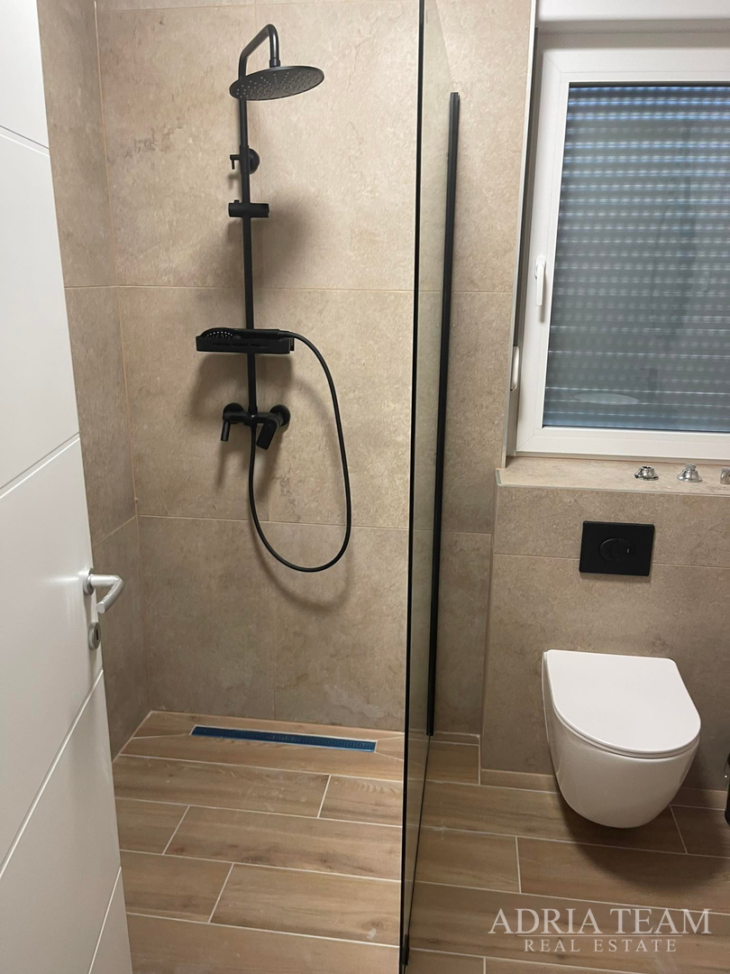LUXURY APARTMENTS IN A RESIDENTIAL BUILDING, 70 m FROM THE SEA - PRIVLAKA - ZADAR