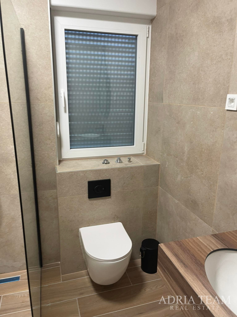 LUXURY APARTMENTS IN A RESIDENTIAL BUILDING, 70 m FROM THE SEA - PRIVLAKA - ZADAR